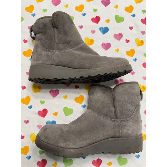 UGG Australia Women's Kristin Boot Grey Size 9 | Gently Used | Warm Ankle Bootie - Picture 6 of 7
